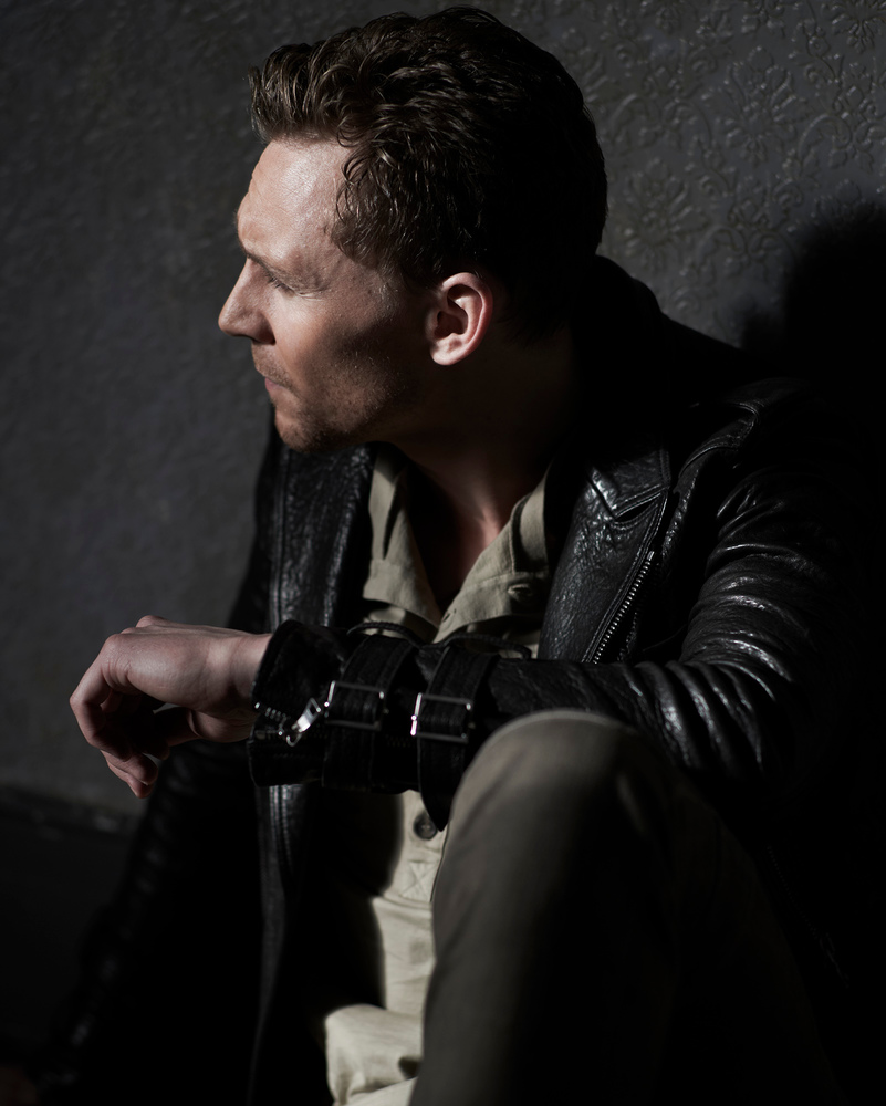 Celeber-ru-Tom-Hiddleston-Flaunt-Magazine-Photoshoot-2013-28.jpg