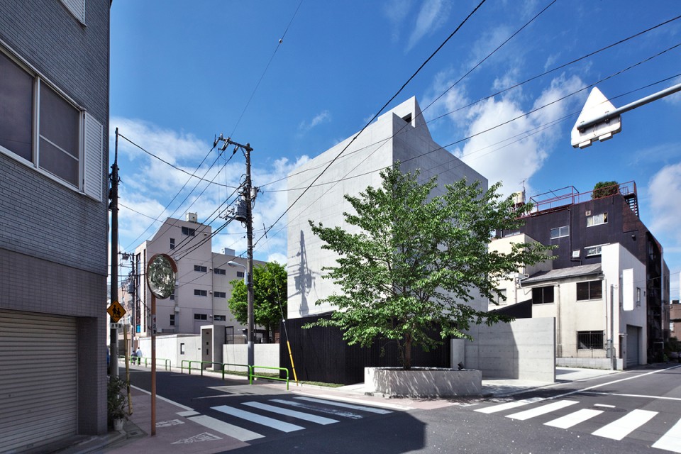 014-Tsunyuji-by-satoru-hirota-architects-960x640.jpg