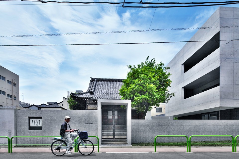 004-Tsunyuji-by-satoru-hirota-architects-960x640.jpg